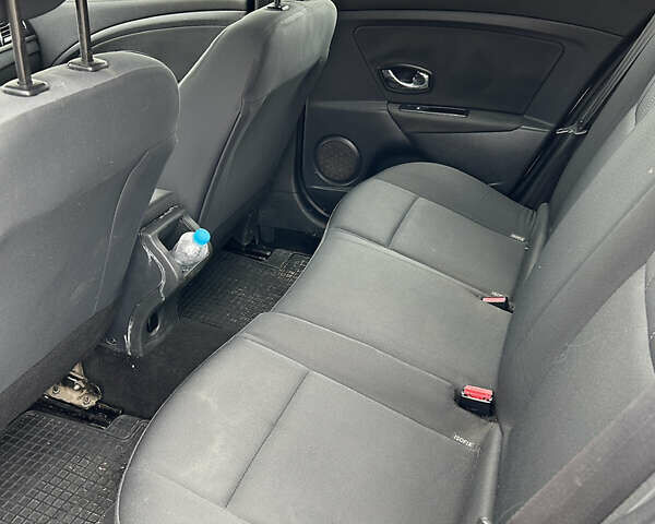 Серый Рено Меган, объемом двигателя 1.46 л и пробегом 239 тыс. км за 5300 $, фото 13 на Automoto.ua