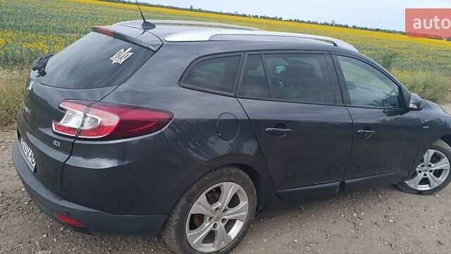 Серый Рено Меган, объемом двигателя 1.46 л и пробегом 245 тыс. км за 8250 $, фото 8 на Automoto.ua