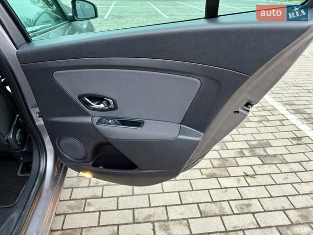 Серый Рено Меган, объемом двигателя 1.6 л и пробегом 176 тыс. км за 9200 $, фото 27 на Automoto.ua