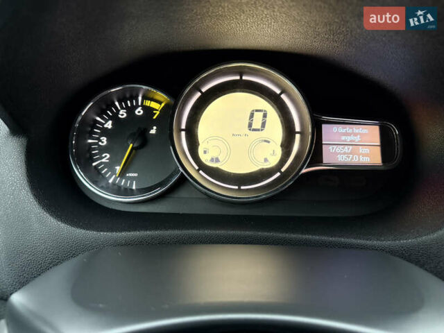 Серый Рено Меган, объемом двигателя 1.6 л и пробегом 176 тыс. км за 9200 $, фото 33 на Automoto.ua