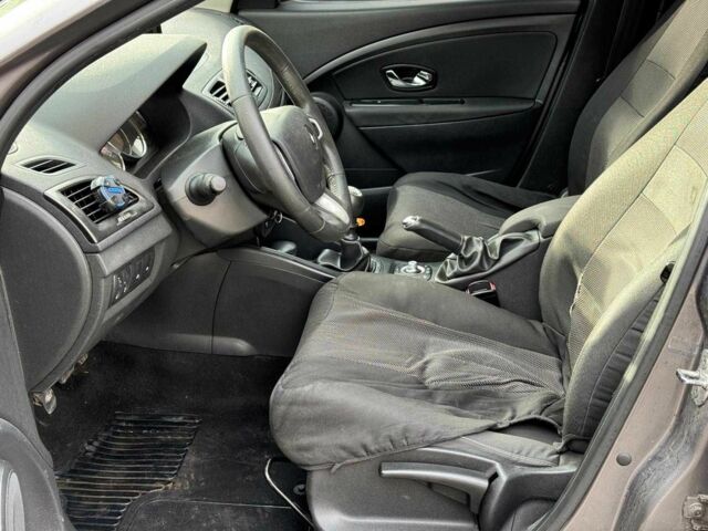 Сірий Рено Меган, об'ємом двигуна 1.5 л та пробігом 380 тис. км за 6940 $, фото 11 на Automoto.ua