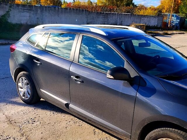 Рено Меган 2012 в Вараш (Кузнецовск) на Automoto.ua Серый Рено Меган, объемом двигателя 1.6 л и пробегом 155 тыс. км за 6700 $, фото 1 на Automoto.ua