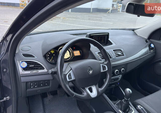 Серый Рено Меган, объемом двигателя 1.46 л и пробегом 183 тыс. км за 8100 $, фото 61 на Automoto.ua
