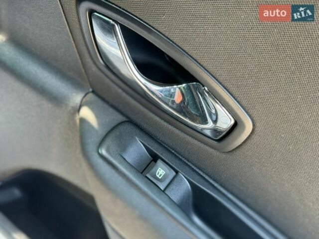 Сірий Рено Меган, об'ємом двигуна 1.4 л та пробігом 171 тис. км за 6999 $, фото 78 на Automoto.ua