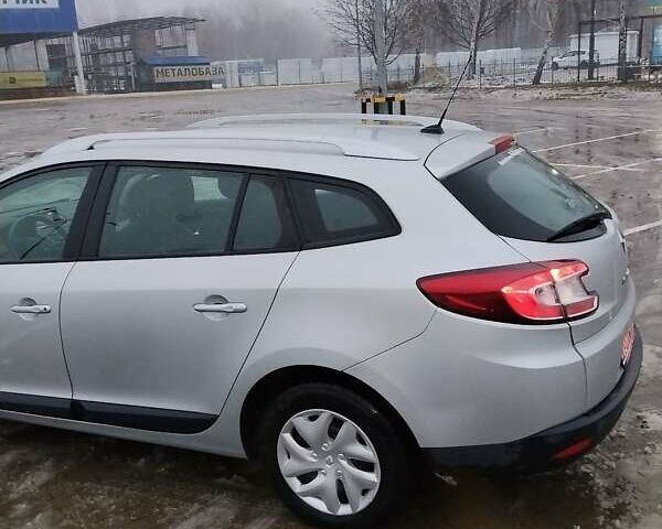 Серый Рено Меган, объемом двигателя 1.46 л и пробегом 233 тыс. км за 7200 $, фото 6 на Automoto.ua