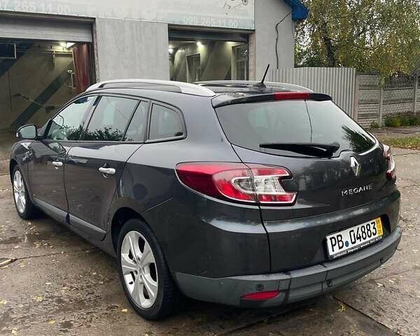 Серый Рено Меган, объемом двигателя 1.9 л и пробегом 200 тыс. км за 7650 $, фото 4 на Automoto.ua