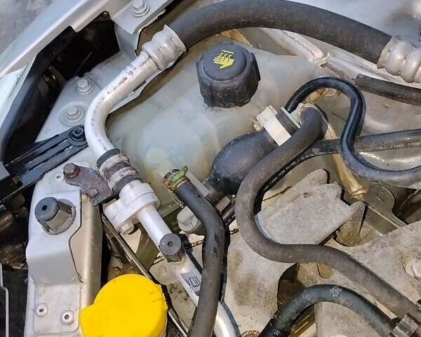 Серый Рено Меган, объемом двигателя 1.46 л и пробегом 233 тыс. км за 7200 $, фото 40 на Automoto.ua