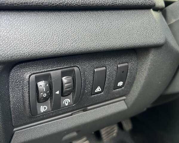 Сірий Рено Меган, об'ємом двигуна 1.6 л та пробігом 266 тис. км за 6300 $, фото 32 на Automoto.ua