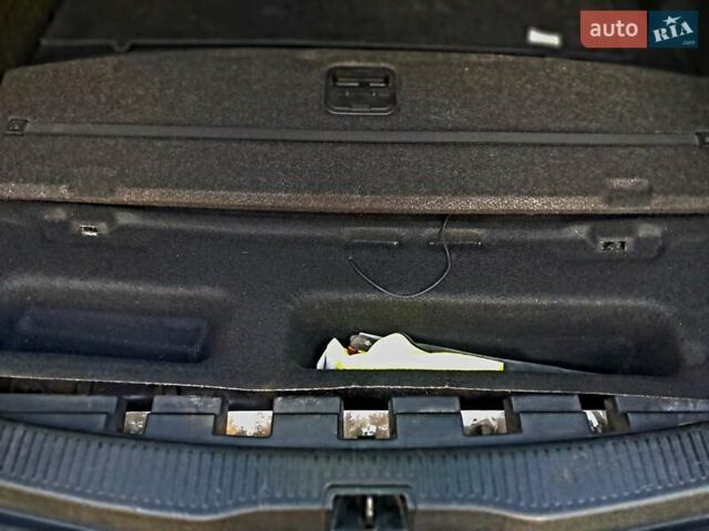 Сірий Рено Меган, об'ємом двигуна 1.9 л та пробігом 266 тис. км за 6800 $, фото 24 на Automoto.ua