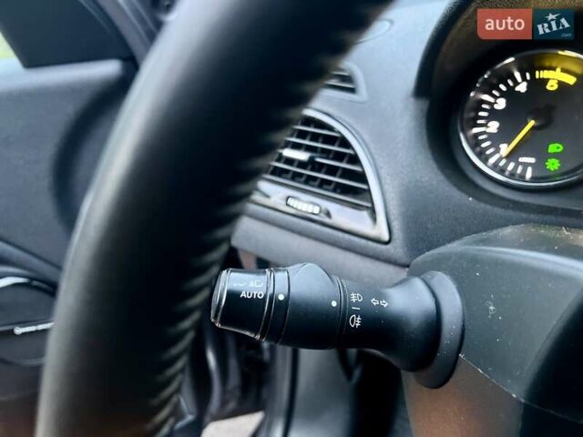 Серый Рено Меган, объемом двигателя 1.5 л и пробегом 248 тыс. км за 8300 $, фото 26 на Automoto.ua
