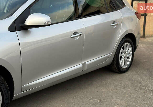 Серый Рено Меган, объемом двигателя 1.5 л и пробегом 215 тыс. км за 7600 $, фото 9 на Automoto.ua