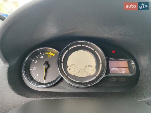 Сірий Рено Меган, об'ємом двигуна 1.46 л та пробігом 241 тис. км за 7800 $, фото 21 на Automoto.ua