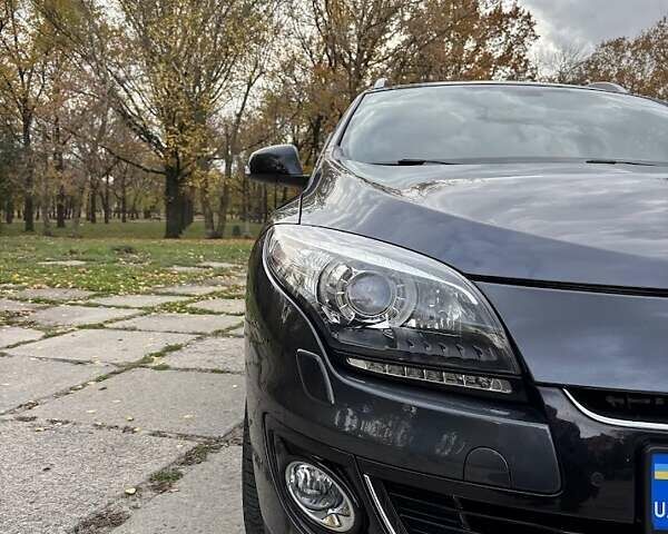 Сірий Рено Меган, об'ємом двигуна 1.46 л та пробігом 215 тис. км за 10300 $, фото 42 на Automoto.ua