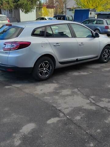 Серый Рено Меган, объемом двигателя 1.5 л и пробегом 246 тыс. км за 7800 $, фото 3 на Automoto.ua