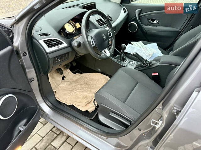Серый Рено Меган, объемом двигателя 1.6 л и пробегом 176 тыс. км за 9200 $, фото 21 на Automoto.ua