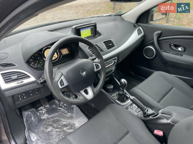 Серый Рено Меган, объемом двигателя 1.5 л и пробегом 263 тыс. км за 9350 $, фото 25 на Automoto.ua