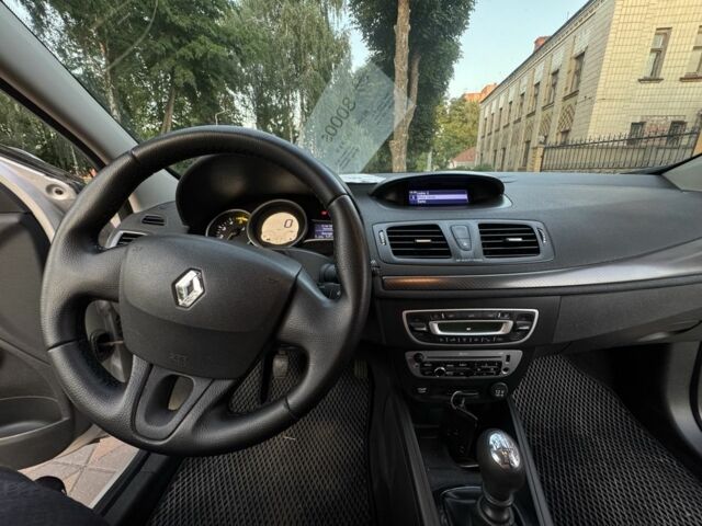 Серый Рено Меган, объемом двигателя 1.5 л и пробегом 225 тыс. км за 6999 $, фото 23 на Automoto.ua