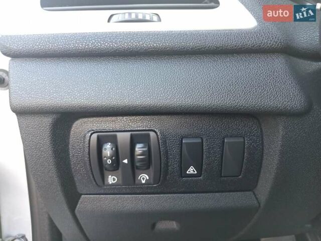 Серый Рено Меган, объемом двигателя 1.5 л и пробегом 280 тыс. км за 8300 $, фото 16 на Automoto.ua