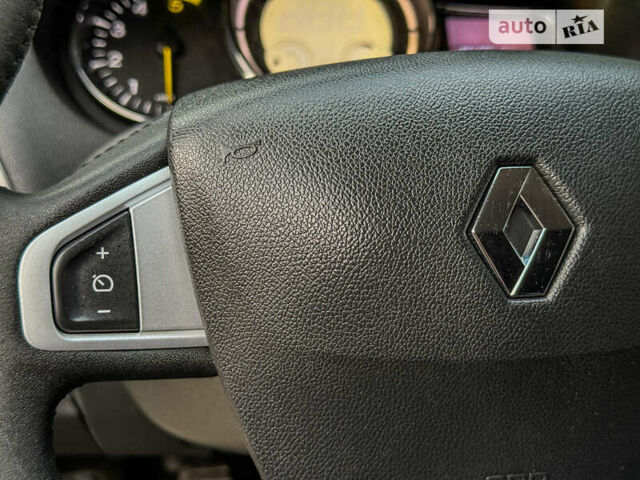 Серый Рено Меган, объемом двигателя 1.5 л и пробегом 190 тыс. км за 8450 $, фото 56 на Automoto.ua