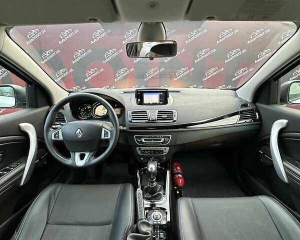 Сірий Рено Меган, об'ємом двигуна 1.46 л та пробігом 289 тис. км за 7800 $, фото 23 на Automoto.ua