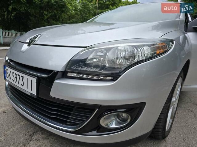 Серый Рено Меган, объемом двигателя 1.46 л и пробегом 195 тыс. км за 8500 $, фото 15 на Automoto.ua