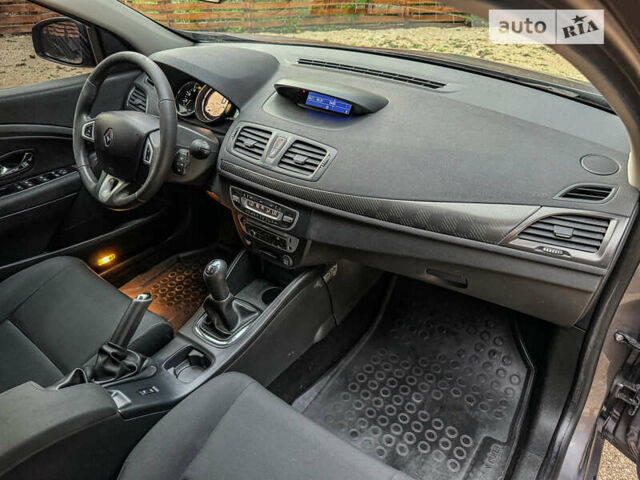 Серый Рено Меган, объемом двигателя 1.5 л и пробегом 190 тыс. км за 8450 $, фото 73 на Automoto.ua