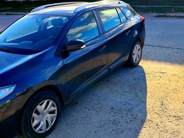 Рено Меган 2012 в Вараш (Кузнецовск) на Automoto.ua Серый Рено Меган, объемом двигателя 1.6 л и пробегом 155 тыс. км за 6700 $, фото 2 на Automoto.ua