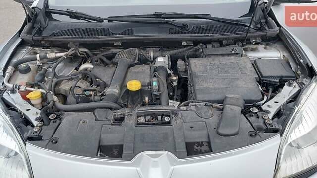 Рено Меган 2012 в Киеве на Automoto.ua Серый Рено Меган, объемом двигателя 1.46 л и пробегом 260 тыс. км за 8800 $, фото 15 на Automoto.ua