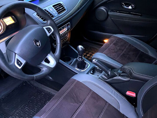 Серый Рено Меган, объемом двигателя 1.5 л и пробегом 170 тыс. км за 7200 $, фото 4 на Automoto.ua