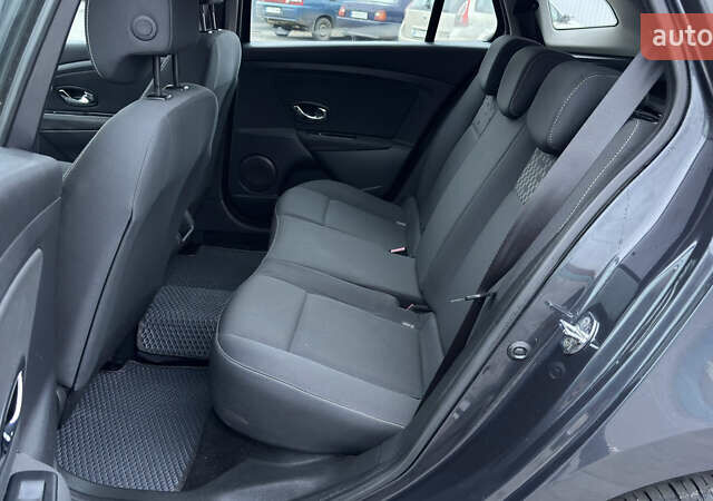 Серый Рено Меган, объемом двигателя 1.46 л и пробегом 183 тыс. км за 8100 $, фото 82 на Automoto.ua