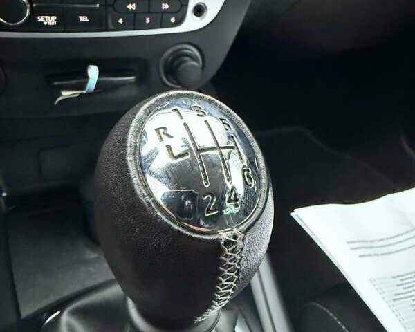 Серый Рено Меган, объемом двигателя 1.6 л и пробегом 176 тыс. км за 9200 $, фото 35 на Automoto.ua