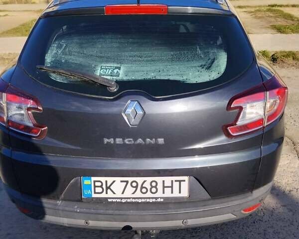Рено Меган 2012 у Вараш (Кузнецовськ) на Automoto.ua Сірий Рено Меган, об'ємом двигуна 1.6 л та пробігом 155 тис. км за 6700 $, фото 3 на Automoto.ua