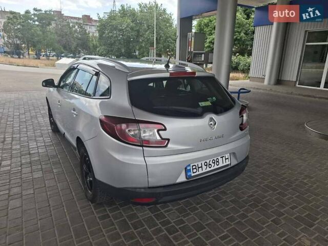 Рено Меган 2012 у Миколаєві на Automoto.ua Сірий Рено Меган, об'ємом двигуна 1.46 л та пробігом 323 тис. км за 7599 $, фото 9 на Automoto.ua
