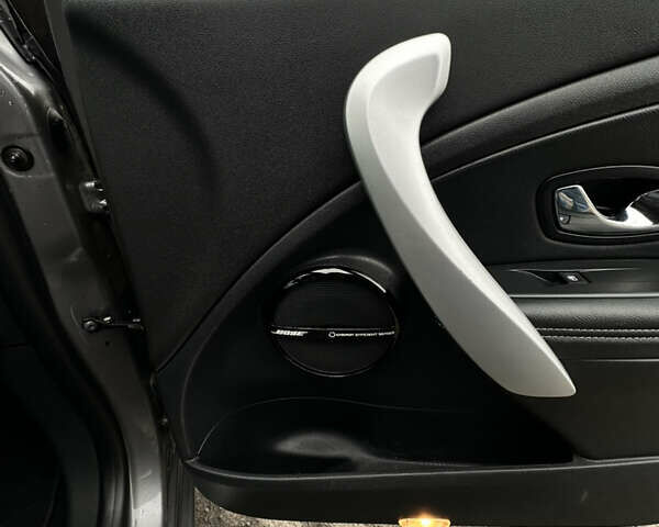 Серый Рено Меган, объемом двигателя 1.5 л и пробегом 229 тыс. км за 9200 $, фото 34 на Automoto.ua