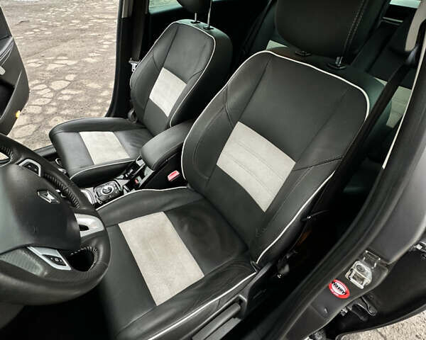 Серый Рено Меган, объемом двигателя 1.5 л и пробегом 229 тыс. км за 9200 $, фото 39 на Automoto.ua