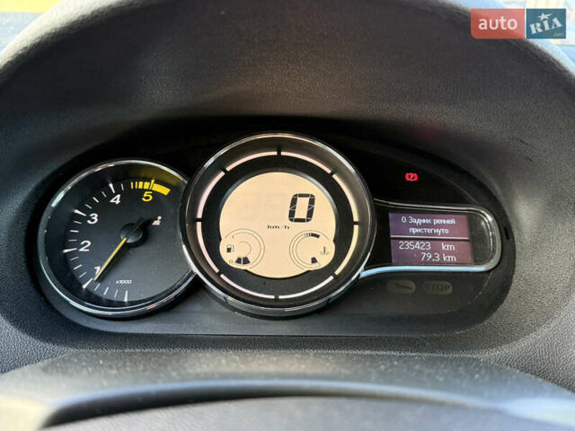 Сірий Рено Меган, об'ємом двигуна 1.5 л та пробігом 235 тис. км за 8900 $, фото 46 на Automoto.ua