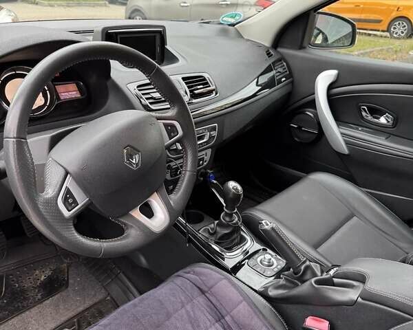 Серый Рено Меган, объемом двигателя 0 л и пробегом 148 тыс. км за 3781 $, фото 13 на Automoto.ua