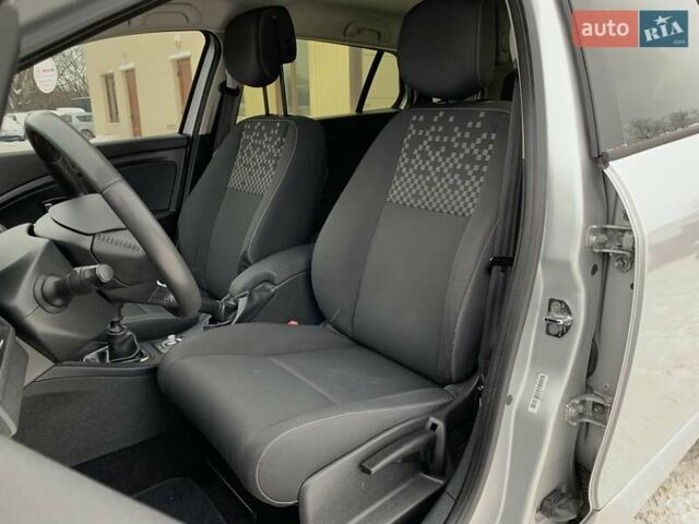 Серый Рено Меган, объемом двигателя 1.46 л и пробегом 263 тыс. км за 7999 $, фото 24 на Automoto.ua