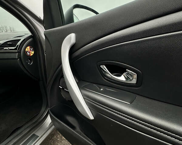 Серый Рено Меган, объемом двигателя 1.5 л и пробегом 229 тыс. км за 9200 $, фото 35 на Automoto.ua