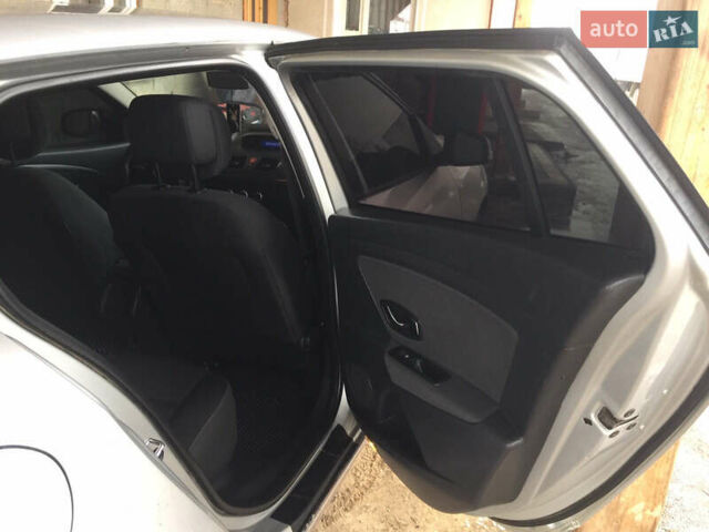Сірий Рено Меган, об'ємом двигуна 1.46 л та пробігом 275 тис. км за 6650 $, фото 3 на Automoto.ua