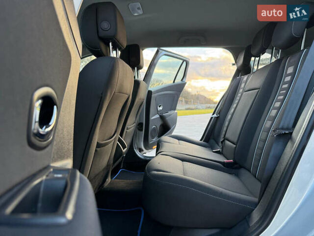 Серый Рено Меган, объемом двигателя 1.5 л и пробегом 184 тыс. км за 7500 $, фото 32 на Automoto.ua