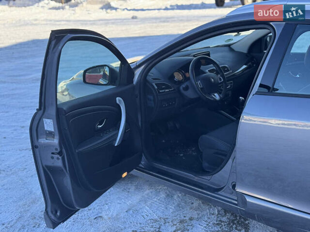 Серый Рено Меган, объемом двигателя 1.5 л и пробегом 190 тыс. км за 8700 $, фото 42 на Automoto.ua