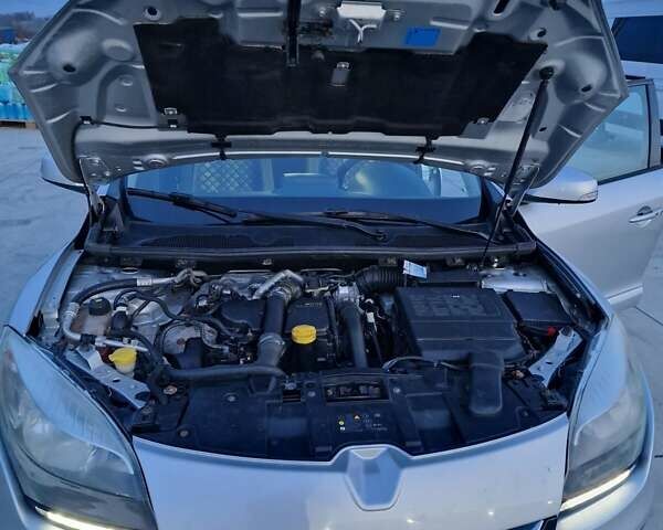 Серый Рено Меган, объемом двигателя 1.46 л и пробегом 292 тыс. км за 6500 $, фото 1 на Automoto.ua