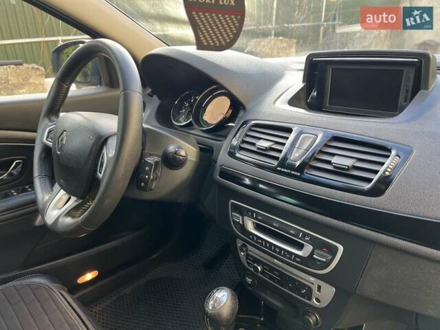 Сірий Рено Меган, об'ємом двигуна 1.6 л та пробігом 266 тис. км за 6300 $, фото 21 на Automoto.ua