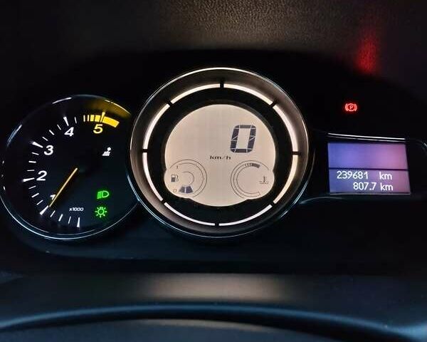 Серый Рено Меган, объемом двигателя 1.46 л и пробегом 233 тыс. км за 7200 $, фото 45 на Automoto.ua