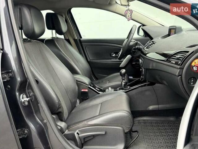 Сірий Рено Меган, об'ємом двигуна 1.46 л та пробігом 238 тис. км за 7990 $, фото 11 на Automoto.ua