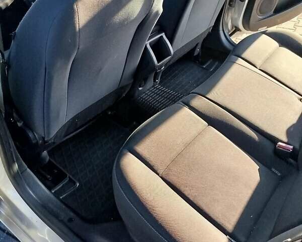 Сірий Рено Меган, об'ємом двигуна 1.46 л та пробігом 267 тис. км за 6800 $, фото 9 на Automoto.ua