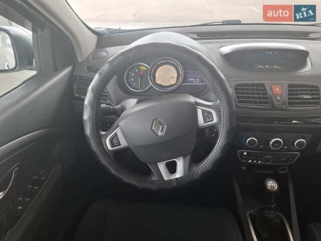 Рено Меган 2012 у Миколаєві на Automoto.ua Сірий Рено Меган, об'ємом двигуна 1.46 л та пробігом 323 тис. км за 7599 $, фото 18 на Automoto.ua