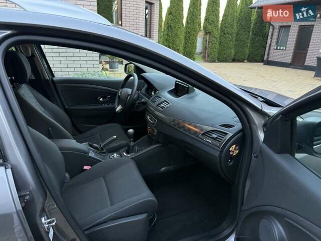 Серый Рено Меган, объемом двигателя 1.5 л и пробегом 270 тыс. км за 7950 $, фото 41 на Automoto.ua