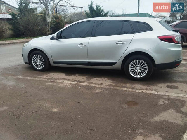 Серый Рено Меган, объемом двигателя 1.5 л и пробегом 228 тыс. км за 6900 $, фото 4 на Automoto.ua